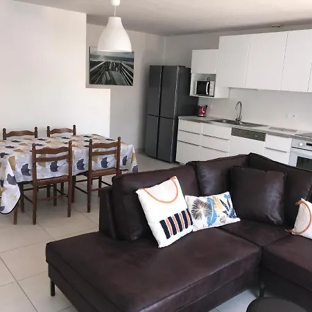 Les Pechers N 2 Maison De 87 M2 A 5mn De La Rochelle De L'ile De Re Et Des Plages La Genilliere